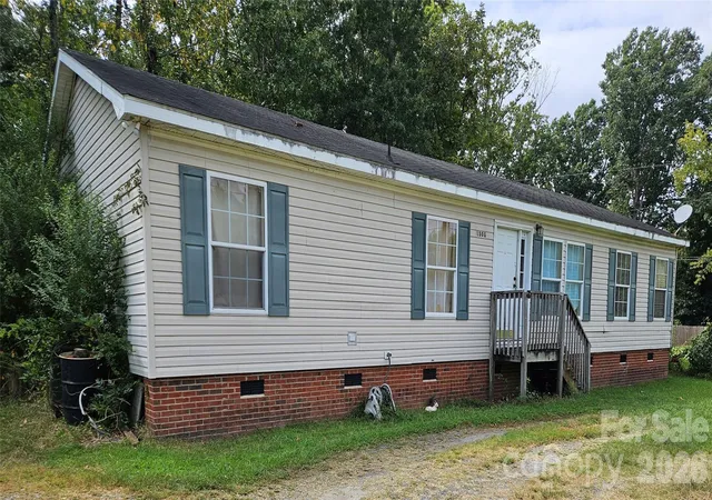 Photo 1 of Sale Pending at 2306 E John St, Matthews, NC 28105 | MLS# 4424469 | Listing updated on 2026-10-13