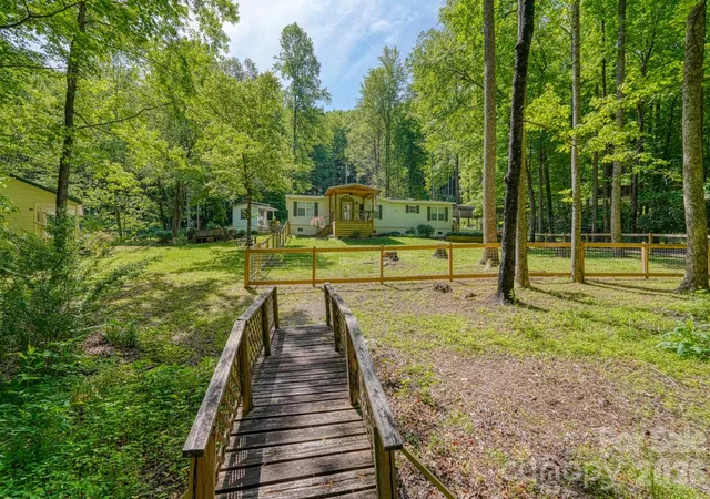 Photo 3 of Single family home for sale at 123 Little Rock Way, Mill Spring, NC 28756 | MLS# 4424479 | Listing updated on 2026-09-17