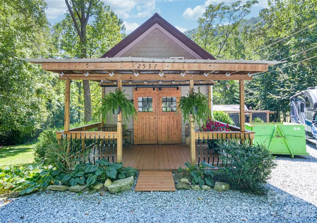 Photo 1 of Single family home for sale at 2537 Gerton Hwy, Gerton, NC 28735 | MLS# 4424485 | Listing updated on 2026-09-25