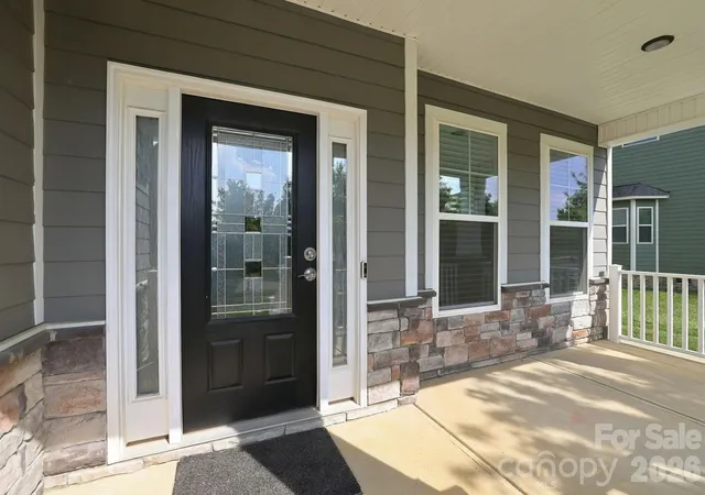 Photo 4 of Sale Pending at 2107 Balting Glass Dr, Indian Trail, NC 28079 | MLS# 4424489 | Listing updated on 2026-09-28