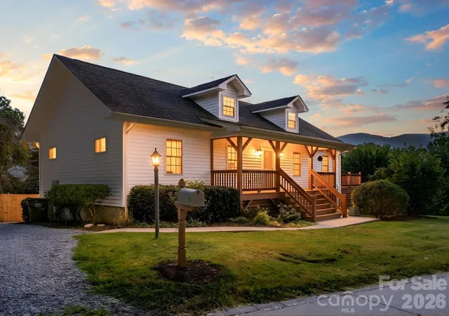 Photo 1 of Single family home for sale at 110 Medford Ave, Waynesville, NC 28786 | MLS# 4424495 | Listing updated on 2026-09-30