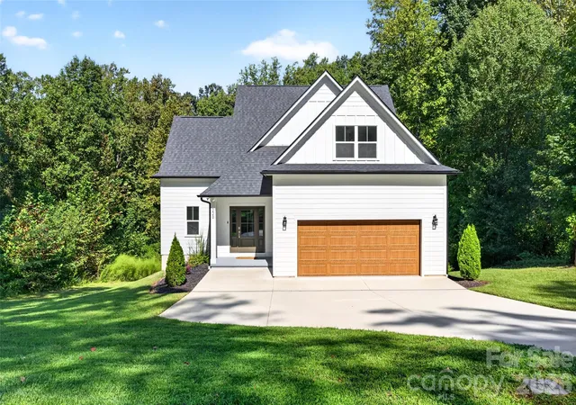 Photo 3 of Single family home for sale at 229 Shenandoah Loop, Troutman, NC 28166 | MLS# 4424499 | Listing updated on 2026-09-29