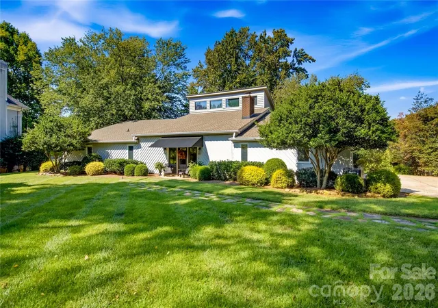 Photo 3 of Single family home for sale at 8172 Malibu Pointe Ln, Denver, NC 28037 | MLS# 4424504 | Listing updated on 2026-10-05