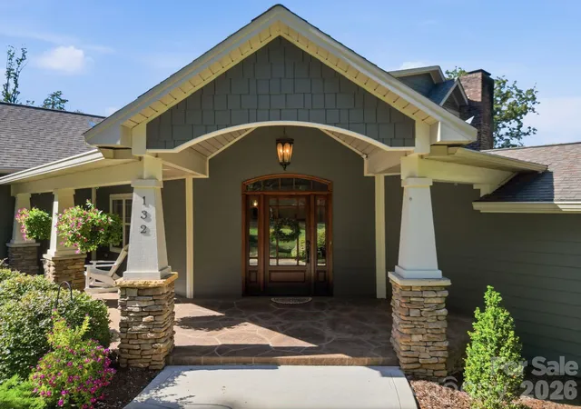 Photo 2 of Single family home for sale at 132 Lucent Ln, Mooresville, NC 28117 | MLS# 4424508 | Listing updated on 2026-10-07