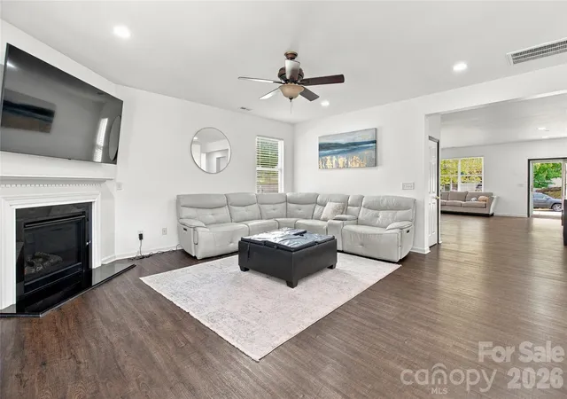 Photo 3 of Single family home for sale at 1119 Spicewood Pines Rd, Fort Mill, SC 29708 | MLS# 4424514 | Listing updated on 2026-09-17