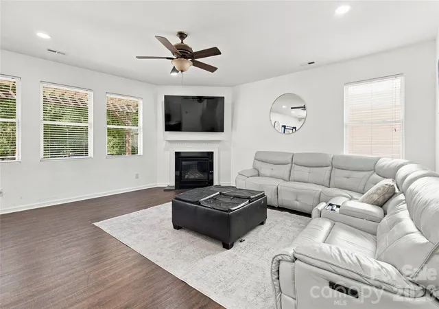 Photo 4 of Single family home for sale at 1119 Spicewood Pines Rd, Fort Mill, SC 29708 | MLS# 4424514 | Listing updated on 2026-09-17