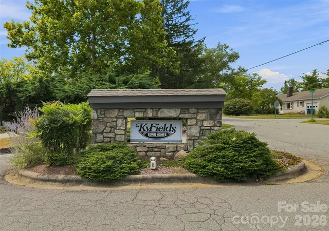 Photo 2 of Townhouse for sale at 403 Kyfields Dr, Weaverville, NC 28787 | MLS# 4424526 | Listing updated on 2026-10-04