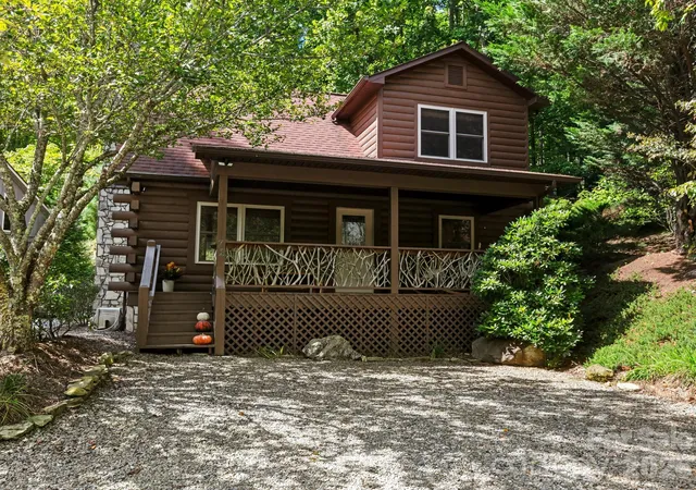 Photo 1 of Single family home for sale at 72 Cottontail Trl, Maggie Valley, NC 28751 | MLS# 4424527 | Listing updated on 2026-10-01