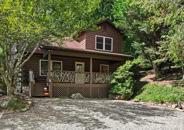 Photo 3 of Single family home for sale at 72 Cottontail Trl, Maggie Valley, NC 28751 | MLS# 4424527 | Listing updated on 2026-10-01