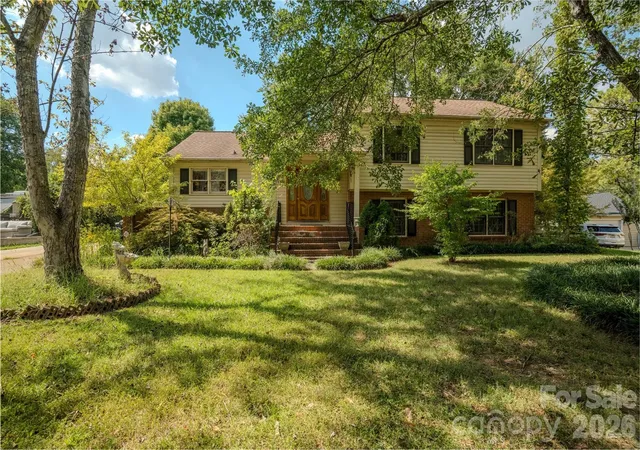 Single family home for sale at 6516 Brynwood Dr, Charlotte, NC 28226 | MLS# 4424530
