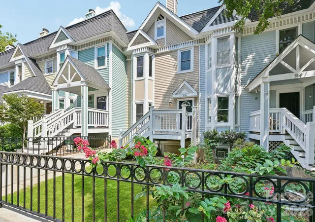 Photo 1 of Townhouse for sale at 316 W 10th Street, Charlotte, NC 28202 | MLS# 4424532 | Listing updated on 2026-10-06