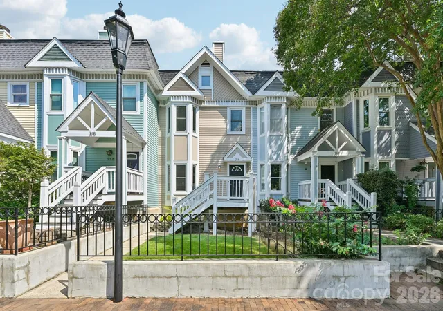 Photo 2 of Townhouse for sale at 316 W 10th Street, Charlotte, NC 28202 | MLS# 4424532 | Listing updated on 2026-10-06