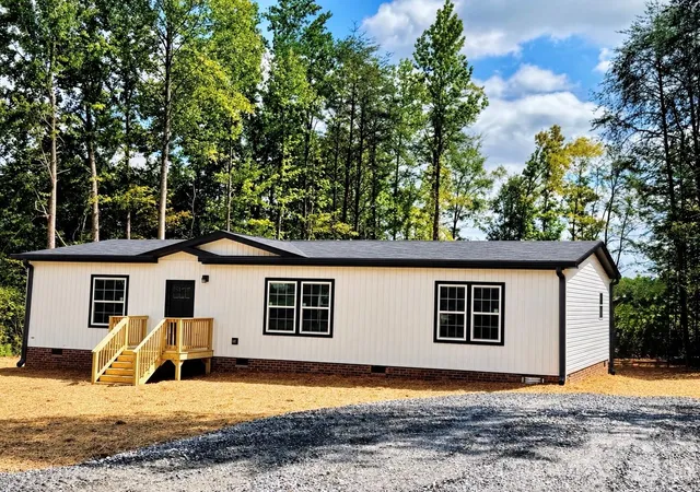 Photo 1 of Single family home for sale at 105 Cottontail Ln, Statesville, NC 28677 | MLS# 4424537 | Listing updated on 2026-10-06