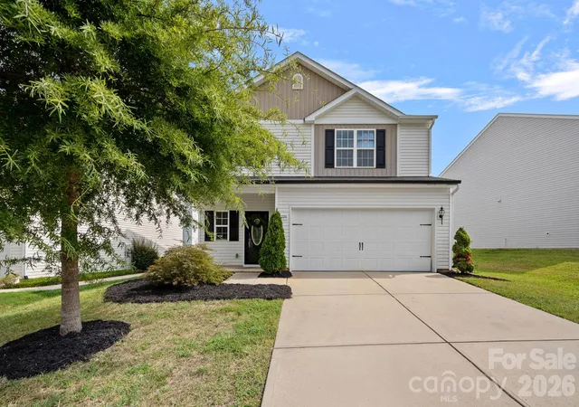 Photo 1 of Single family home for sale at 8226 Paw Valley Ln, Charlotte, NC 28214 | MLS# 4424539 | Listing updated on 2026-10-02