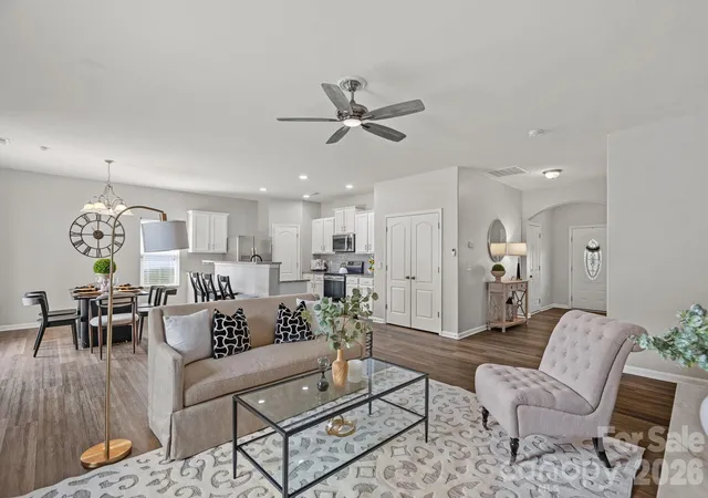 Photo 3 of Single family home for sale at 8226 Paw Valley Ln, Charlotte, NC 28214 | MLS# 4424539 | Listing updated on 2026-10-02