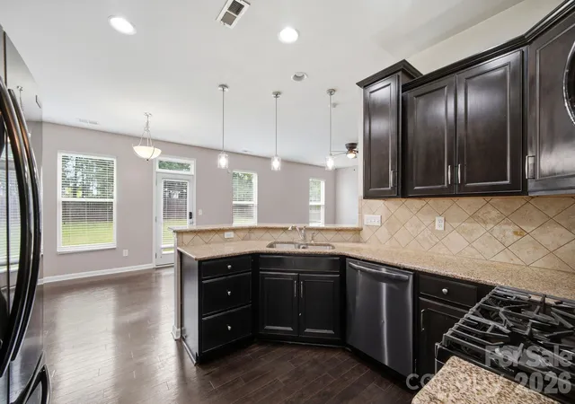 Photo 3 of Single family home for sale at 10609 Candlestick Ct, Charlotte, NC 28273 | MLS# 4424540 | Listing updated on 2026-09-30