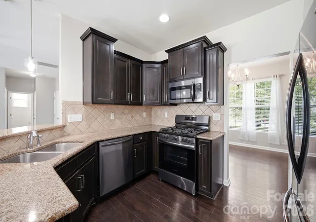 Photo 4 of Single family home for sale at 10609 Candlestick Ct, Charlotte, NC 28273 | MLS# 4424540 | Listing updated on 2026-09-30