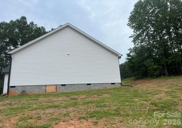 Photo 3 of Single family home for sale at 914 Old Hollis Rd, Ellenboro, NC 28040 | MLS# 4424541 | Listing updated on 2026-09-15
