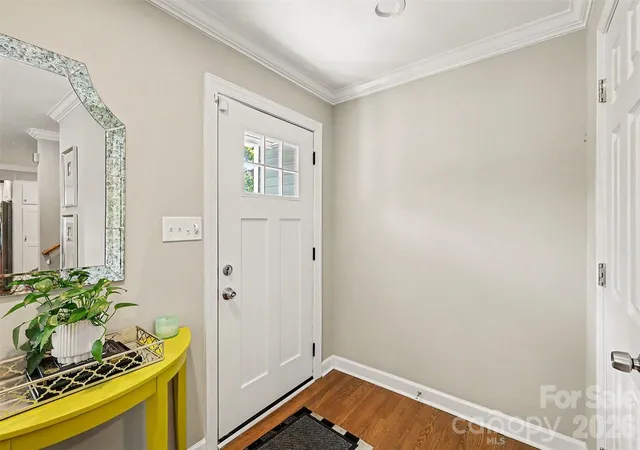 Photo 3 of Single family home for sale at 5621 Alanhurst Pl, Charlotte, NC 28217 | MLS# 4424544 | Listing updated on 2026-10-23