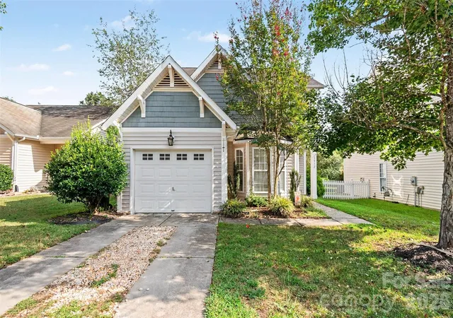 Photo 1 of Single family home for sale at 1512 Bitter Crk Dr, Charlotte, NC 28214 | MLS# 4424545 | Listing updated on 2026-10-25