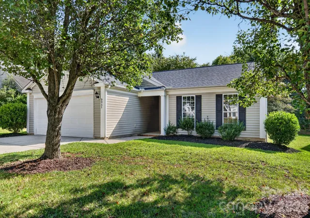 Photo 2 of Single family home for sale at 9041 Foggy Meadow Dr, Charlotte, NC 28269 | MLS# 4424549 | Listing updated on 2026-10-11