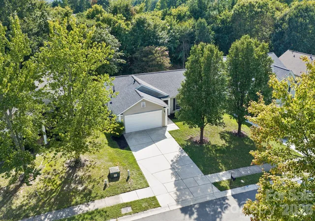 Photo 3 of Single family home for sale at 9041 Foggy Meadow Dr, Charlotte, NC 28269 | MLS# 4424549 | Listing updated on 2026-10-11
