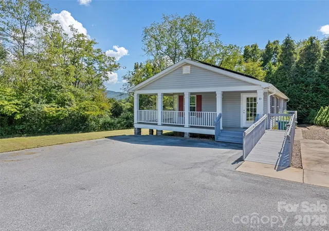 Photo 2 of Single family home for sale at 10 Enochs Way, Fletcher, NC 28732 | MLS# 4424550 | Listing updated on 2026-10-04