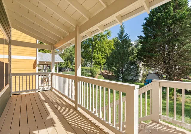 Photo 2 of Single family home for sale at 8 Cottage Cvs Ln, Asheville, NC 28803 | MLS# 4424551 | Listing updated on 2026-10-07