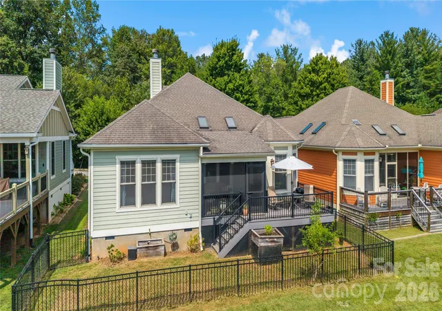 Photo 2 of Single family home for sale at 27 Dreambird Dr, Leicester, NC 28748 | MLS# 4424552 | Listing updated on 2026-09-25