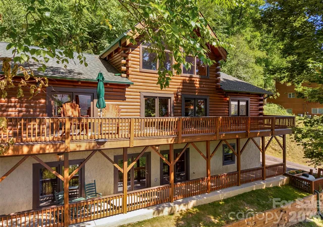 Photo 2 of Single family home for sale at 10 Cougar Ln, Maggie Valley, NC 28751 | MLS# 4424556 | Listing updated on 2026-10-05