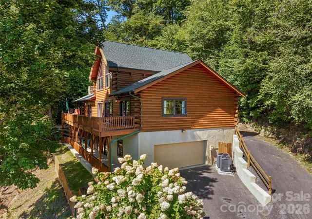 Photo 3 of Single family home for sale at 10 Cougar Ln, Maggie Valley, NC 28751 | MLS# 4424556 | Listing updated on 2026-10-05