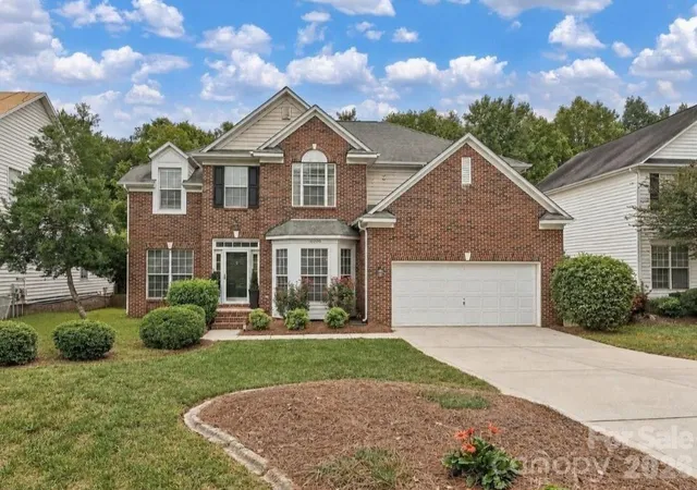 Photo 1 of Single family home for sale at 16006 Lavenham Rd, Huntersville, NC 28078 | MLS# 4424559 | Listing updated on 2026-10-20