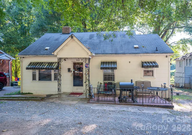 Single family home for sale at 712 N Weldon St, Gastonia, NC 28052 | MLS# 4424561