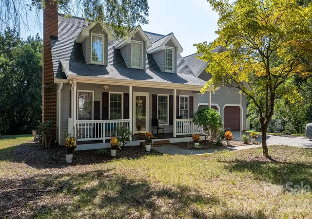Photo 1 of Single family home for sale at 2036 Picnic Dr, Newton, NC 28658 | MLS# 4424566 | Listing updated on 2026-09-18
