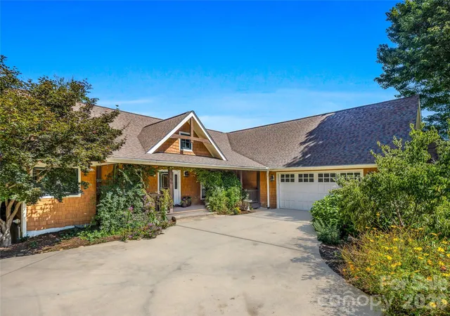 Photo 2 of Single family home for sale at 56 Devonshire Dr, Mills River, NC 28759 | MLS# 4424568 | Listing updated on 2026-09-26