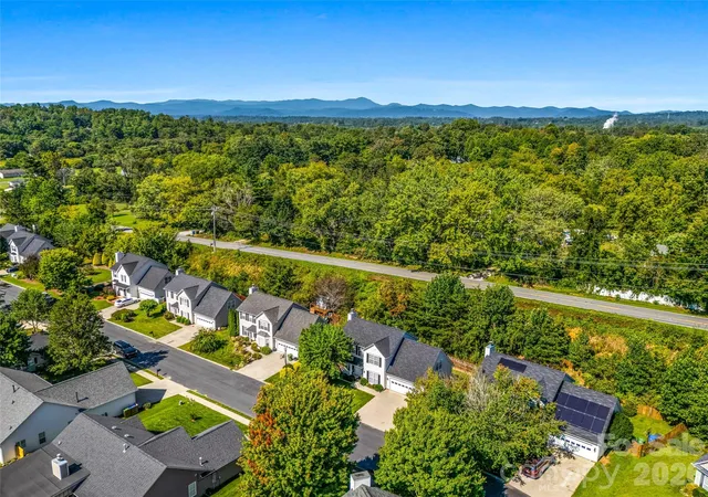 Photo 3 of Single family home for sale at 57 N Sunberry Trl, Fletcher, NC 28732 | MLS# 4424572 | Listing updated on 2026-09-27