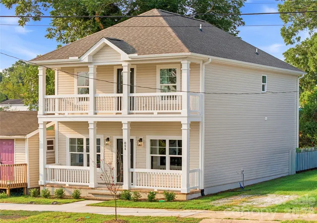 Photo 1 of Single family home for sale at 3628 Glenwood Dr, Charlotte, NC 28208 | MLS# 4424579 | Listing updated on 2026-10-06