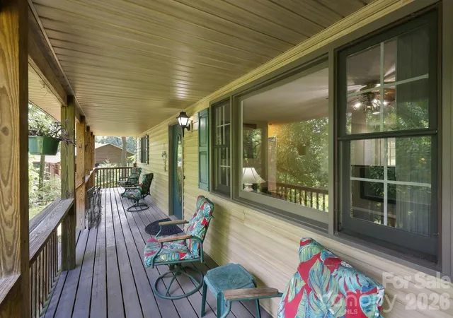 Photo 3 of Single family home for sale at 6 Cisco Rd, Asheville, NC 28805 | MLS# 4424586 | Listing updated on 2026-10-02
