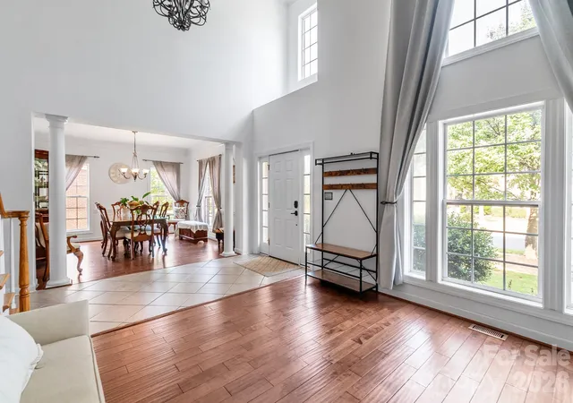Photo 4 of Single family home for sale at 402 Deercross Ln, Waxhaw, NC 28173 | MLS# 4424603 | Listing updated on 2026-10-07