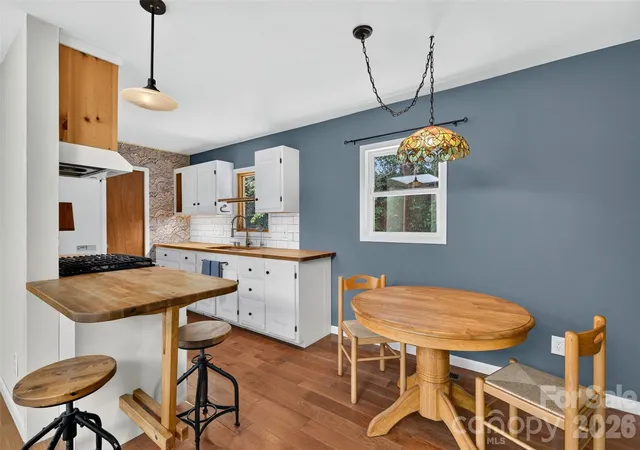 Photo 3 of Single family home for sale at 9 Good Neighbor Ridge, Weaverville, NC 28787 | MLS# 4424613 | Listing updated on 2026-10-07