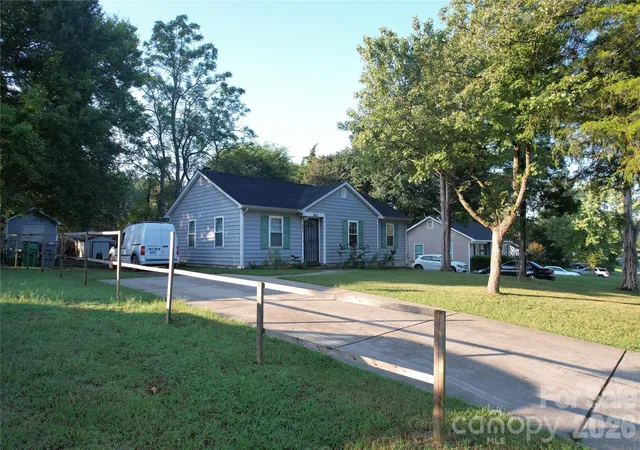 Photo 2 of Single family home for sale at 9821 Garth Wood Rd, Charlotte, NC 28273 | MLS# 4424614 | Listing updated on 2026-09-22