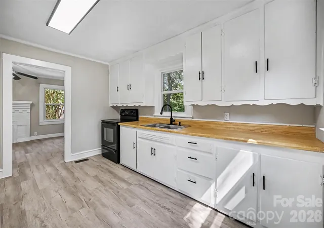 Photo 3 of Single family home for sale at 312 Prince St, Kannapolis, NC 28083 | MLS# 4424619 | Listing updated on 2026-09-22