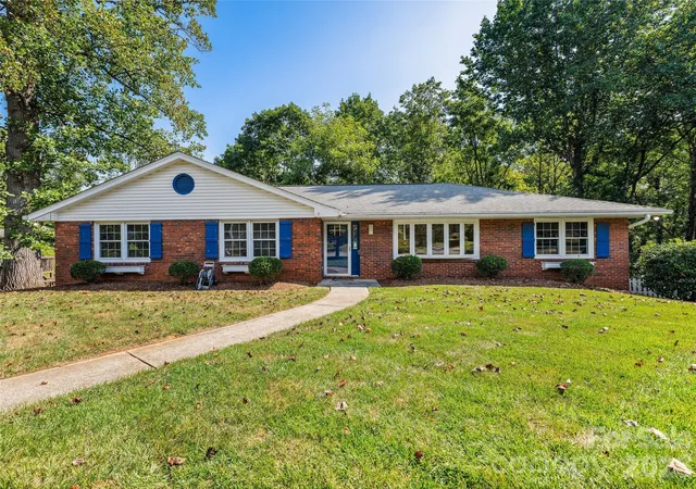Photo 1 of Single family home for sale at 531 Bluebird Ridge, Asheville, NC 28804 | MLS# 4424625 | Listing updated on 2026-10-06