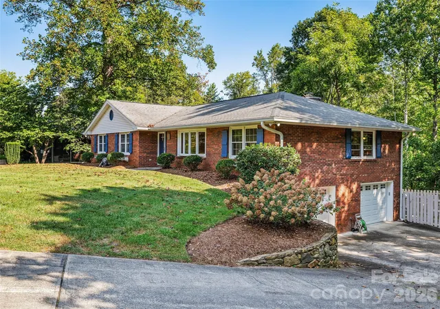 Photo 2 of Single family home for sale at 531 Bluebird Ridge, Asheville, NC 28804 | MLS# 4424625 | Listing updated on 2026-10-06