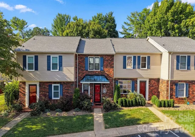 Photo 2 of Townhouse for sale at 2705 N Center St #37, Hickory, NC 28601 | MLS# 4424628 | Listing updated on 2026-09-17
