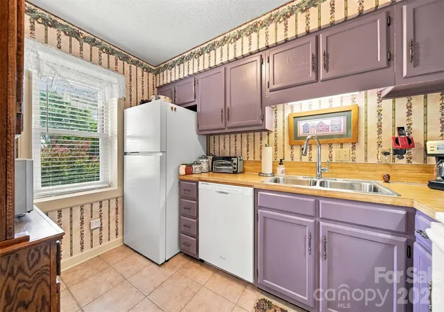 Photo 3 of Townhouse for sale at 2705 N Center St #37, Hickory, NC 28601 | MLS# 4424628 | Listing updated on 2026-09-17