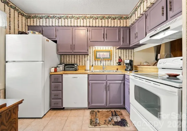 Photo 4 of Townhouse for sale at 2705 N Center St #37, Hickory, NC 28601 | MLS# 4424628 | Listing updated on 2026-09-17