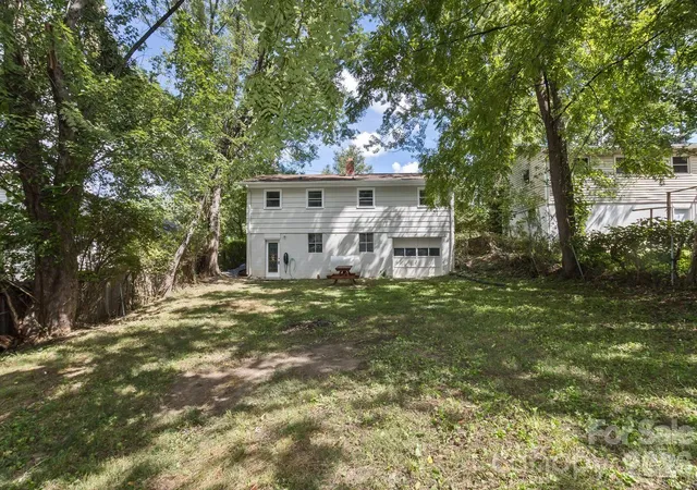 Photo 2 of Single family home for sale at 31 Wilmington Rd, Asheville, NC 28803 | MLS# 4424630 | Listing updated on 2026-09-30