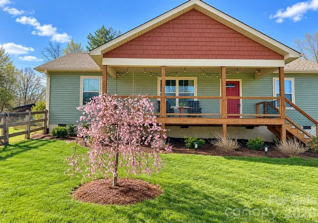 Photo 2 of Single family home for sale at 311 Herron Point Ln, Weaverville, NC 28787 | MLS# 4424634 | Listing updated on 2026-10-05