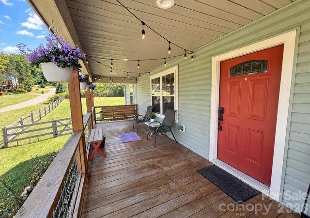 Photo 3 of Single family home for sale at 311 Herron Point Ln, Weaverville, NC 28787 | MLS# 4424634 | Listing updated on 2026-09-17